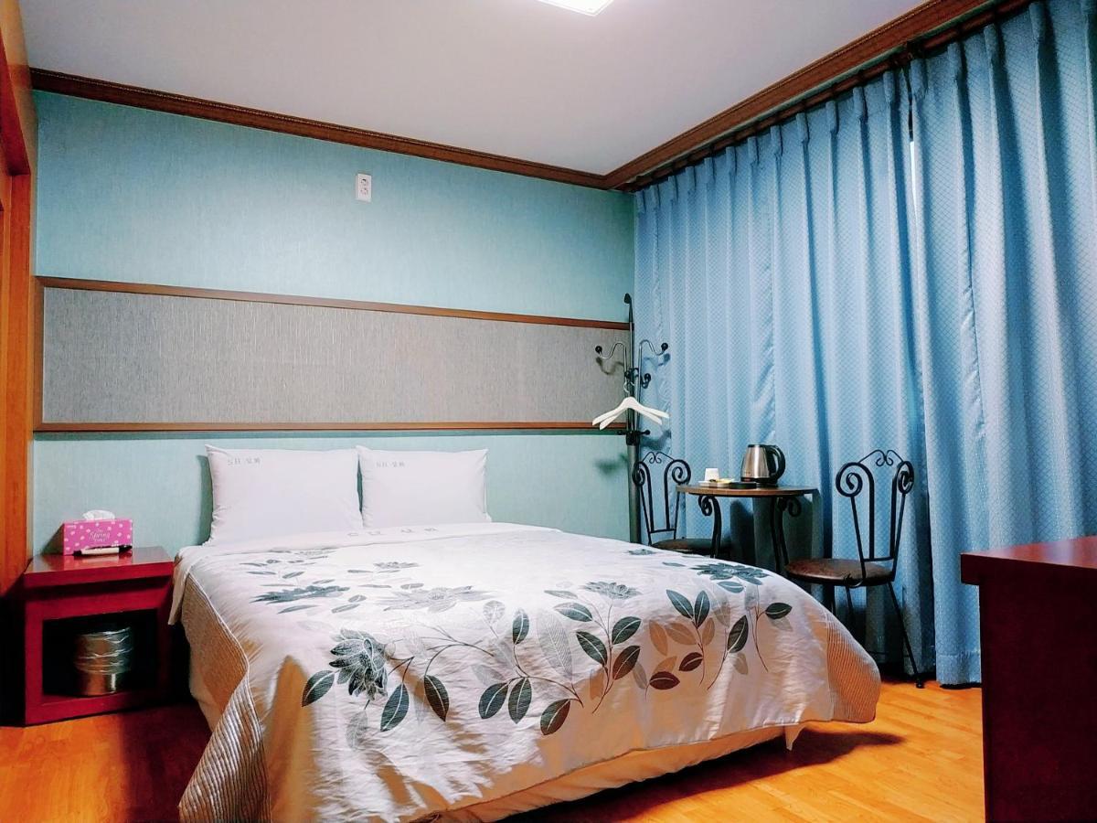 Seolhwa Motel Yangyang Exterior photo